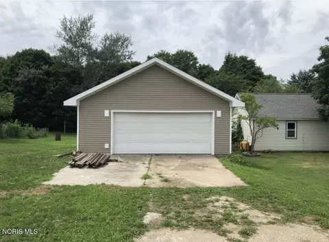 15 Jackson St, Monroeville, OH 44847 photo 2
