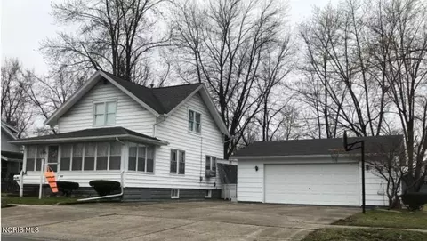 915 Delaware Ave, Montpelier, OH 43543