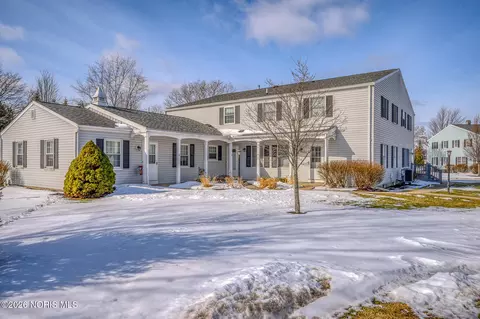 160 Quail Rd #28, Perrysburg, OH 43551