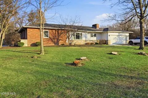 26998 Lime City Rd, Perrysburg, OH 43551
