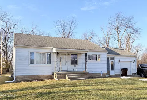 1494 Westgate Dr, Defiance, OH 43512