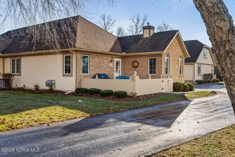 1037 Turnbury Ln, Perrysburg, OH 43551