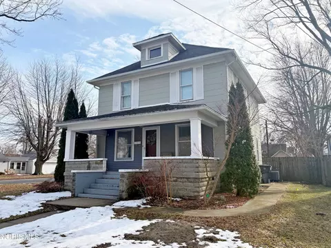 136 E Leroy Ave, Bowling Green, OH 43402