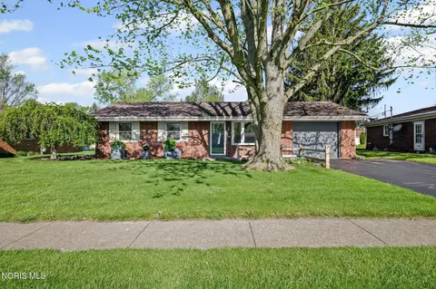1820 Gayle Ln, Findlay, OH 45840