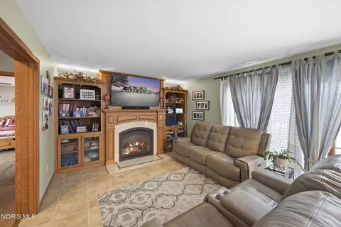 Living - 15210 County Road 10-3, Lyons, OH 43533 photo 4 of 4