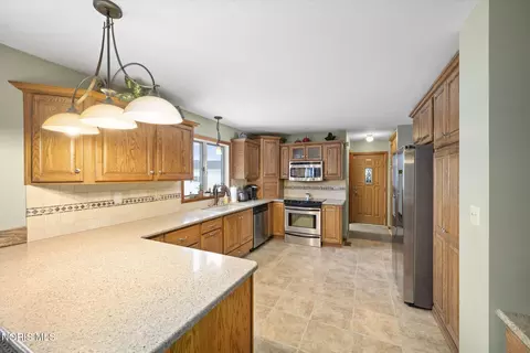 Kitchen - 15210 County Road 10-3, Lyons, OH 43533 photo 2 of 4