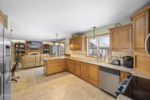 Kitchen - 15210 County Road 10-3, Lyons, OH 43533 photo 1 of 4