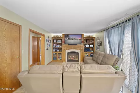 Living - 15210 County Road 10-3, Lyons, OH 43533 photo 3 of 4