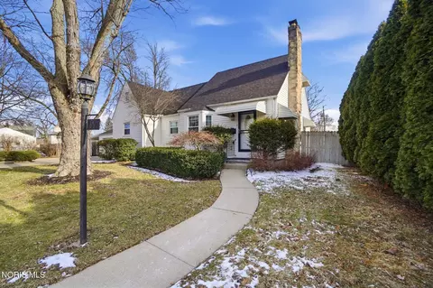 99 N Masters Ct, Maumee, OH 43537
