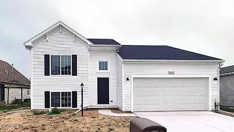 2049 Pear Tree Ln, Delta, OH 43515