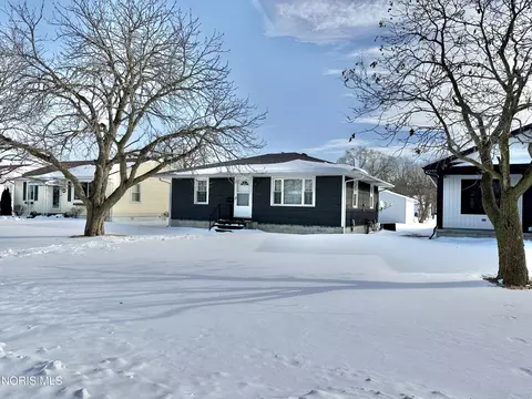 1309 Superior St, Genoa, OH 43430