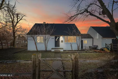 5541 Douglas Rd, Toledo, OH 43613
