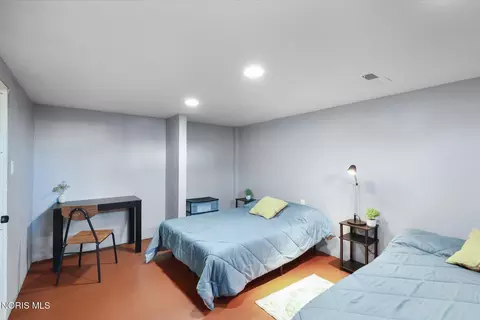 Bedroom - 5541 Douglas Rd, Toledo, OH 43613 photo 10 of 10