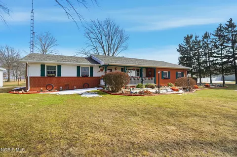 20300 Dunbridge Rd, Bowling Green, OH 43402