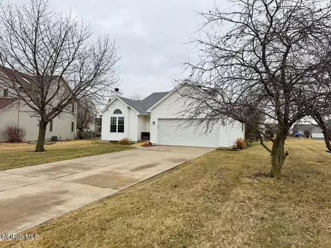 29751 Brookview Ct, Perrysburg, OH 43551