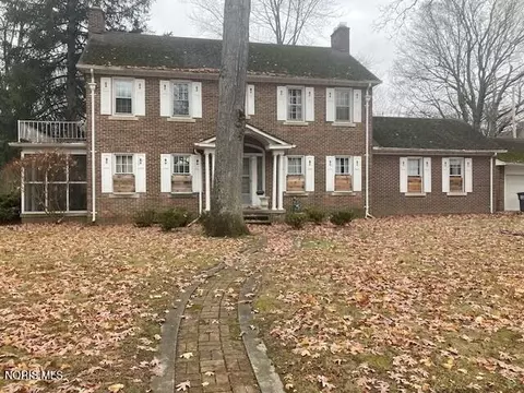 2509 Meadowwood Dr, Toledo, OH 43606