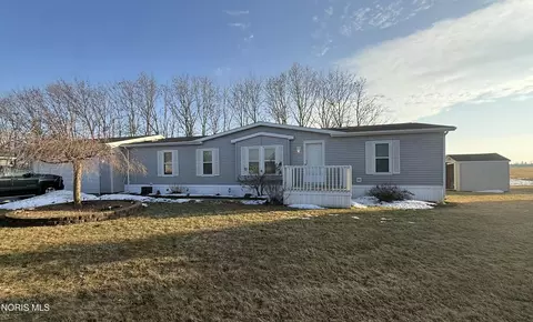 318 Hidden Ridge Dr, Delta, OH 43515