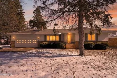 2109 Heatherlawn Dr, Toledo, OH 43614