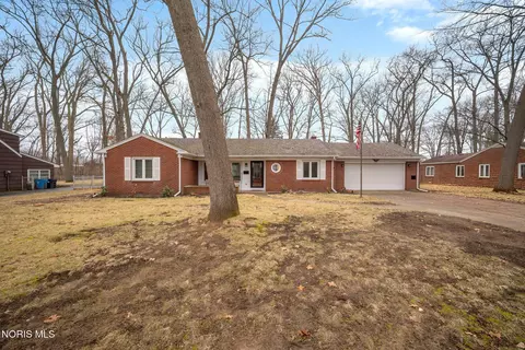 5103 Fairgreen Dr, Toledo, OH 43613
