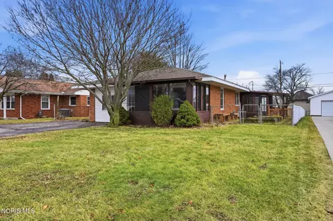 323 W Bigelow Ave, Findlay, OH 45840