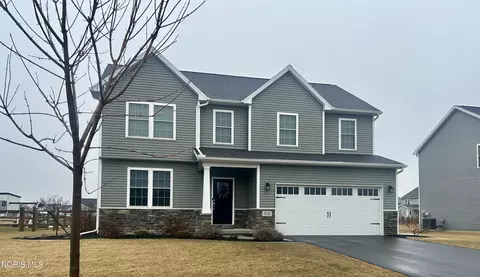 5131 Rock Creek Dr, Sylvania, OH 43560