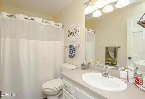 Bath - 123 Rivers Edge Ln, Upper Sandusky, OH 43351 photo 2 of 5