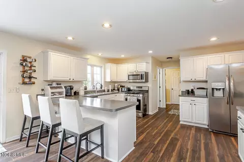 Kitchen - 123 Rivers Edge Ln, Upper Sandusky, OH 43351 photo 1 of 8