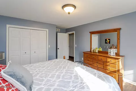 Bedroom - 123 Rivers Edge Ln, Upper Sandusky, OH 43351 photo 3 of 11
