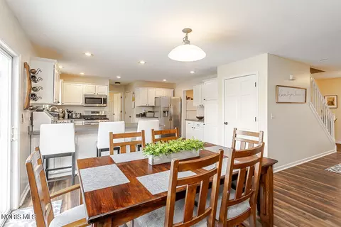 Dining - 123 Rivers Edge Ln, Upper Sandusky, OH 43351 photo 3 of 5