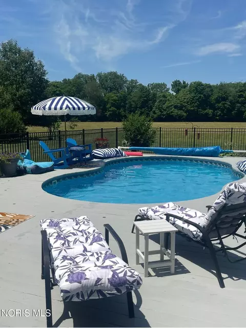 Exterior - 123 Rivers Edge Ln, Upper Sandusky, OH 43351 photo 8 of 11