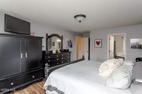 Bedroom - 123 Rivers Edge Ln, Upper Sandusky, OH 43351 photo 9 of 11