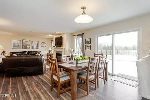 Dining - 123 Rivers Edge Ln, Upper Sandusky, OH 43351 photo 4 of 5