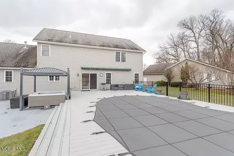 Exterior - 123 Rivers Edge Ln, Upper Sandusky, OH 43351 photo 9 of 11