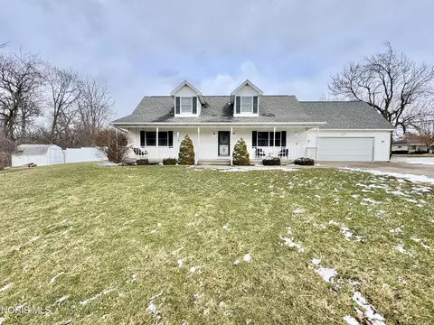 890 Dolan St, Defiance, OH 43512
