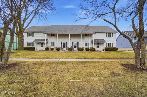 Exterior - 357 Wrexham Ln #101, Maumee, OH 43537 photo 1 of 6