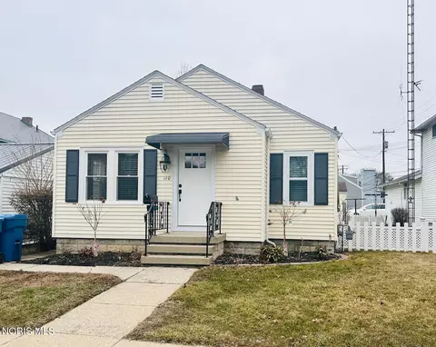 110 S Monroe St, Fremont, OH 43420