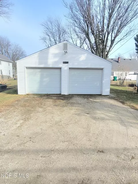 Exterior - 1216 Main St, Genoa, OH 43430 photo 3 of 4