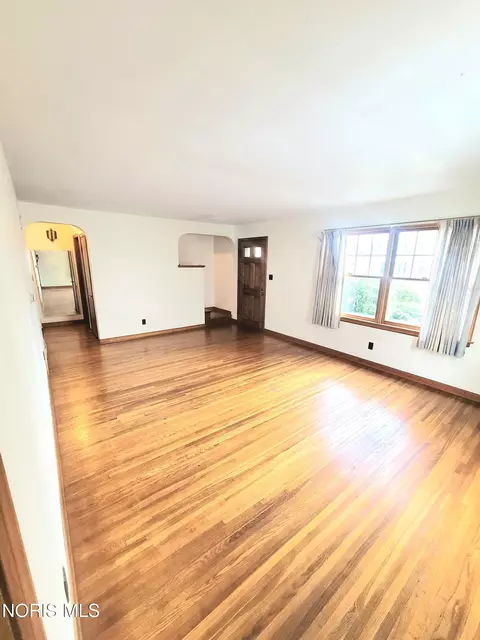 Living - 1216 Main St, Genoa, OH 43430 photo 2 of 6