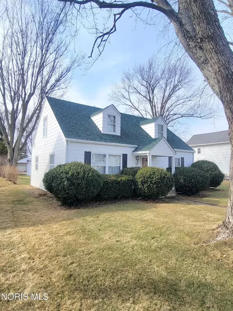 1216 Main St, Genoa, OH 43430
