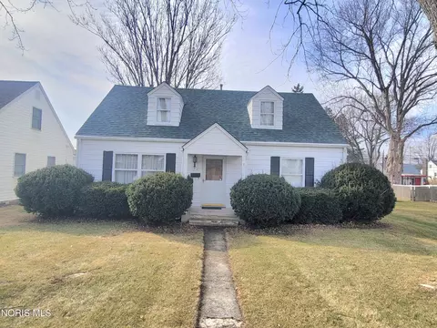 Exterior - 1216 Main St, Genoa, OH 43430 photo 1 of 4