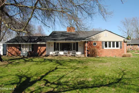 1020 Country Club Dr, Findlay, OH 45840