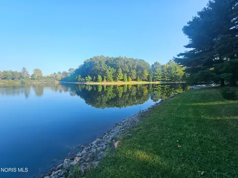 8161 Hill Ave, Holland, OH 43528