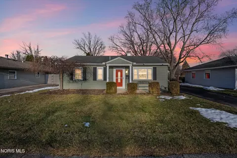 1014 Hugo St, Maumee, OH 43537