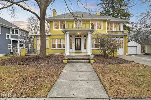210 W Indiana Ave, Perrysburg, OH 43551