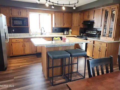 Kitchen - 04746 Co Rd 10, Bryan, OH 43506 photo 4 of 4