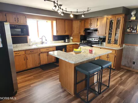 Kitchen - 04746 Co Rd 10, Bryan, OH 43506 photo 1 of 4