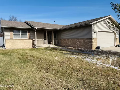 1707 Tiffin Dr, Defiance, OH 43512