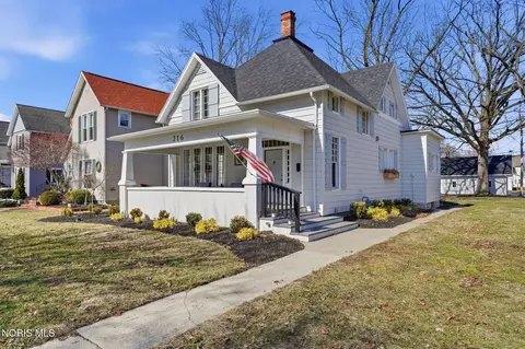 216 1st St, Findlay, OH 45840