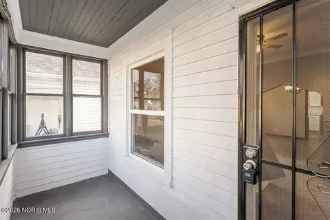 Exterior - 933 Waverly Ave, Toledo, OH 43607 photo 1 of 6