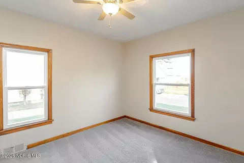 Bedroom - 933 Waverly Ave, Toledo, OH 43607 photo 1 of 6